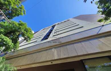 Imagem: O apartamento possui 2 Dormitórios, 1 Suíte, 2 Banheiros