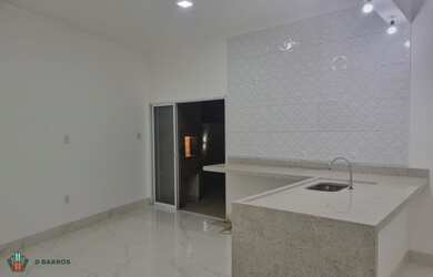 Imagem: A casa possui 3 Dormitórios, 2 Suítes, 3 Banheiros, 2 Vagas