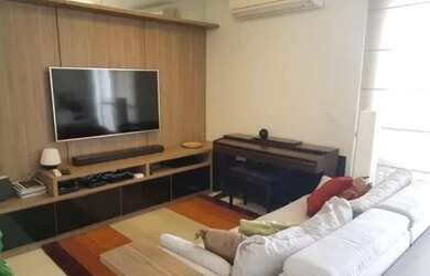 Imagem: O apartamento possui 2 Dormitórios, 1 Suíte, 2 Vagas na garagem