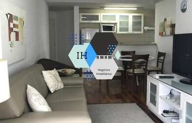 Imagem: O apartamento possui 2 Dormitórios, 1 Suíte, 2 Vagas na garagem