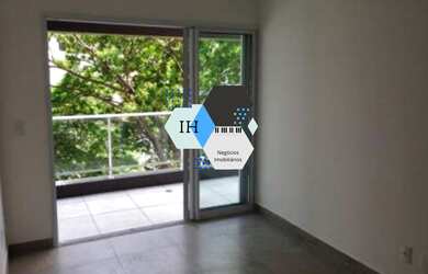 Imagem: O apartamento possui 1 Dormitório, 1 Banheiro, 1 Vaga na garagem