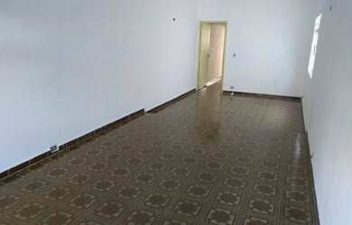 Imagem: A casa possui 3 Dormitórios, 1 Suíte, 3 Banheiros e está