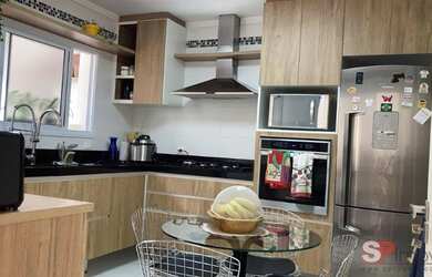 Imagem: A casa possui 3 Dormitórios, 3 Suítes, 4 Banheiros e 4 Vagas