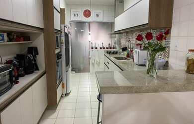 Imagem: O apartamento possui 3 Dormitórios, 1 Suíte, 3 Banheiros e