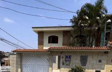 Imagem: A casa possui 5 Dormitórios, 5 Suítes, 6 Banheiros, 5 Vagas