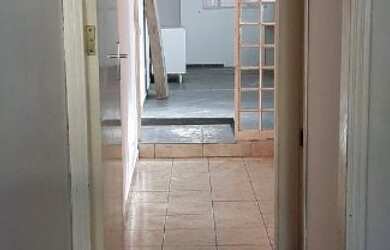 Imagem: A loja possui 2 Dormitórios, 2 Banheiros, 2 Vagas na garagem