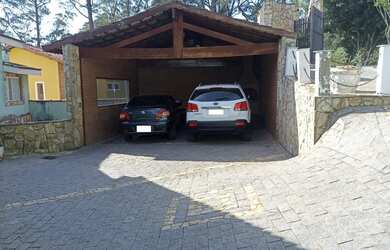 Imagem: A casa possui 4 Dormitórios, 4 Suítes, 7 Banheiros, 10 Vagas