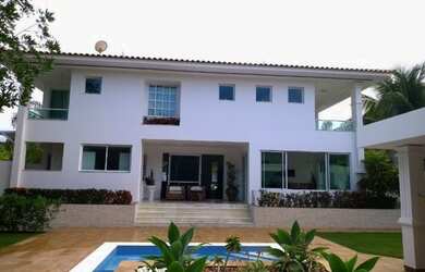 Imagem: A casa em condomínio possui 4 Dormitórios, 3 Suítes, 4 Vagas