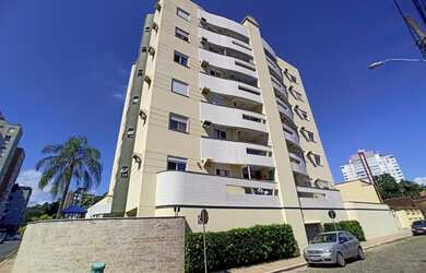 Imagem: O apartamento possui 2 Dormitórios, 1 Suíte, 2 Banheiros