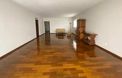 Imagem: O apartamento possui 4 Dormitórios, 2 Suítes, 4 Banheiros