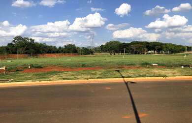 Imagem: O terreno possui 421m² de Área Privada e está localizado