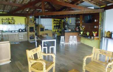 Imagem: A casa em condomínio possui 3 Dormitórios, 1 Suíte, 3 Banheiros