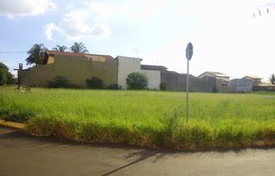 Imagem: O terreno possui 2.800m² de Área Privada e está localizado