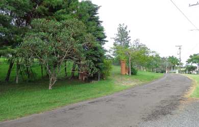 Imagem: O terreno possui 5.500m² de Área Privada e está localizado