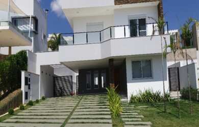 Imagem: A casa em condomínio possui 3 Dormitórios, 3 Suítes, 5 Banheiros