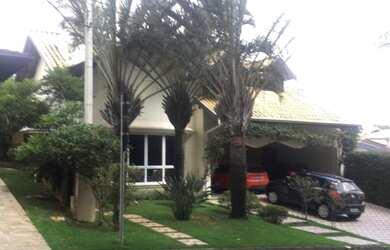 Imagem: A casa em condomínio possui 3 Dormitórios, 2 Suítes, 5 Banheiros