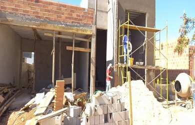 Imagem: A casa em condomínio possui 3 Dormitórios, 1 Suíte, 3 Banheiros