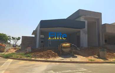 Imagem: A casa em condomínio possui 3 Dormitórios, 1 Suíte, 4 Banheiros