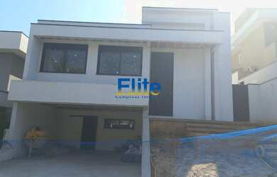 Imagem: A casa em condomínio possui 3 Dormitórios, 3 Suítes, 5 Banheiros