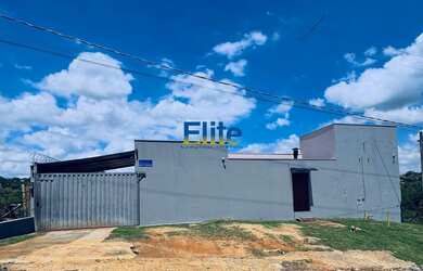 Imagem: A chácara possui 5 Dormitórios, 2 Suítes, 4 Banheiros, 6