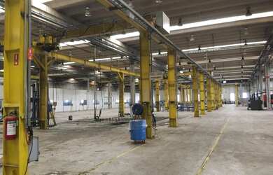 Imagem: O depósito possui 10 Banheiros, 50 Vagas na garagem, 36.000m²