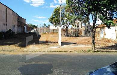 Imagem: O terreno possui 1.751m² de Área Privada e está localizado