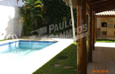 Imagem: A casa possui 3 Dormitórios, 1 Suíte, 3 Banheiros, 8 Vagas