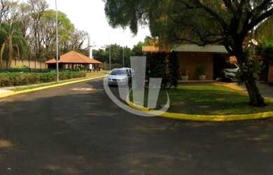 Imagem: A casa em condomínio possui 3 Dormitórios, 1 Suíte, 3 Banheiros