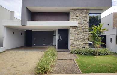 Imagem: A casa em condomínio possui 3 Dormitórios, 3 Suítes, 5 Banheiros