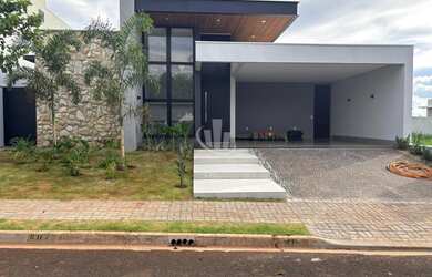 Imagem: A casa em condomínio possui 3 Dormitórios, 3 Suítes, 5 Banheiros