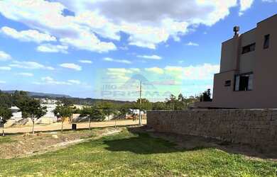 Imagem: O terreno possui 800m² de Área Privada e está localizado