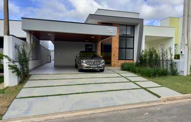 Imagem: A casa em condomínio possui 3 Dormitórios, 3 Suítes, 4 Banheiros