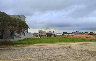 Imagem: O terreno possui 360m² de Área Privada e está localizado