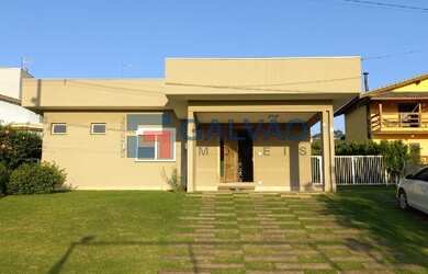 Imagem: A casa em condomínio possui 3 Dormitórios, 3 Suítes, 5 Banheiros