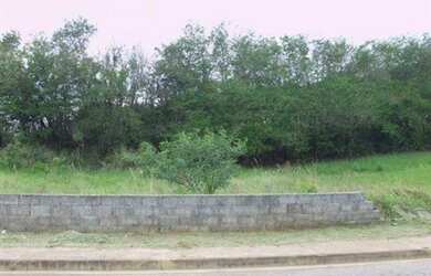 Imagem: O terreno possui 330m² de Área Privada e está localizado