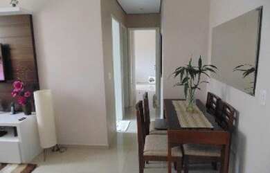 Imagem: O apartamento possui 2 Dormitórios, 1 Banheiro, 1 Vaga na garagem