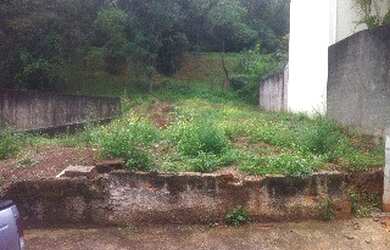 Imagem: O terreno possui 330m² de Área Privada e está localizado