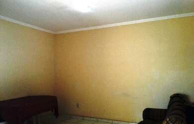 Imagem: A casa possui 4 Dormitórios, 2 Suítes, 2 Banheiros, 2 Vagas