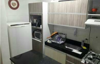 Imagem: O apartamento possui 2 Dormitórios, 1 Suíte, 1 Banheiro, 1