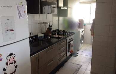 Imagem: O apartamento possui 3 Dormitórios, 1 Suíte, 1 Banheiro, 2