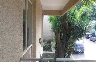 Imagem: A loja possui 4 Dormitórios, 2 Suítes, 4 Banheiros, 3 Vagas