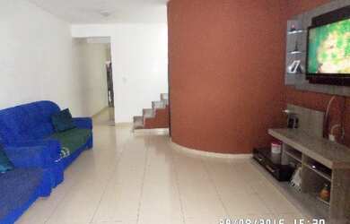 Imagem: A casa possui 3 Dormitórios, 1 Suíte, 3 Banheiros, 2 Vagas