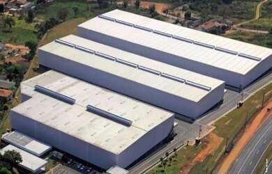 Imagem: O depósito possui 3.298m² de Área Privada e está localizado