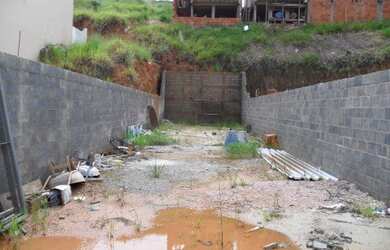 Imagem: O terreno possui 150m² de Área Privada, Imóvel novo e está