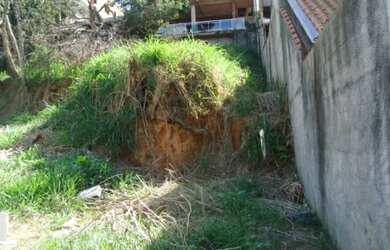 Imagem: O terreno possui 241m² de Área Privada e está localizado