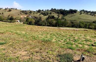 Imagem: O terreno possui 800m² de Área Privada e está localizado