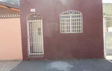 Imagem: A casa possui 1 Dormitório, 1 Banheiro e está localizado