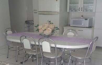 Imagem: A casa possui 2 Dormitórios, 2 Banheiros, 1 Vaga na garagem