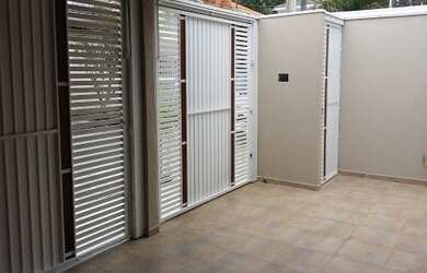 Imagem: A casa possui 3 Dormitórios, 1 Suíte, 2 Banheiros, 3 Vagas