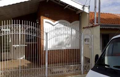 Imagem: A casa possui 2 Dormitórios, 2 Banheiros, 1 Vaga na garagem